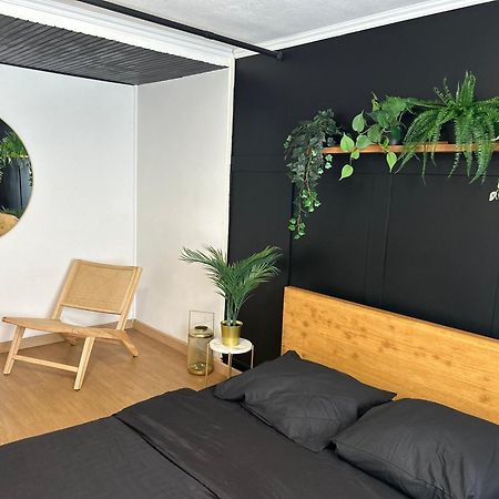 Guibert Home - Studio 2 Personnes Villeneuve-le-Roi Exterior foto